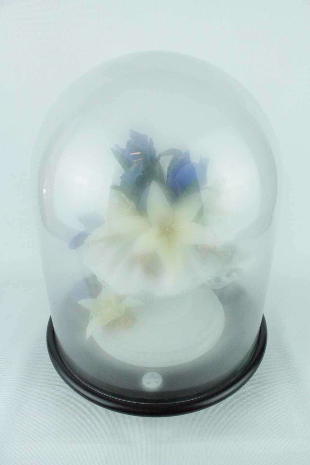 Lladro 'Romantic Vase', under glass dome. Limited Edition 44 of 300. Model 01011787, Introduced in - Image 2 of 9