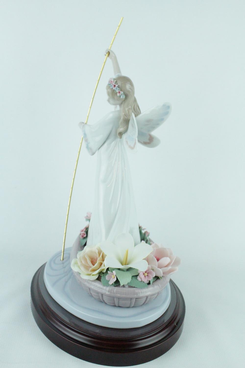 Lladro 'Enchanted Lake', Limited Edition 2320 of 4000, Sculptor: Juan Coderch, Artist: P. Perez. - Image 4 of 8