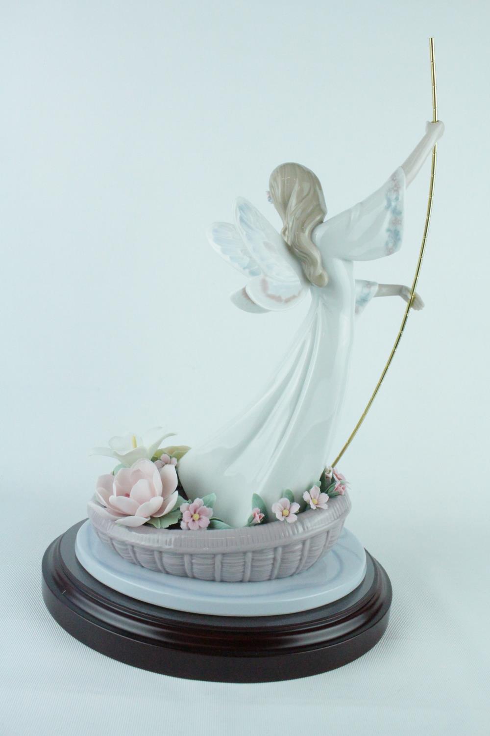 Lladro 'Enchanted Lake', Limited Edition 2320 of 4000, Sculptor: Juan Coderch, Artist: P. Perez. - Image 2 of 8