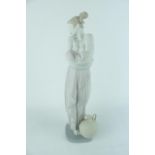 Lladro 'After the Bath' figurine, Limited Edition 175 of 300, Sculptor: Fulgencio Garcia. Model