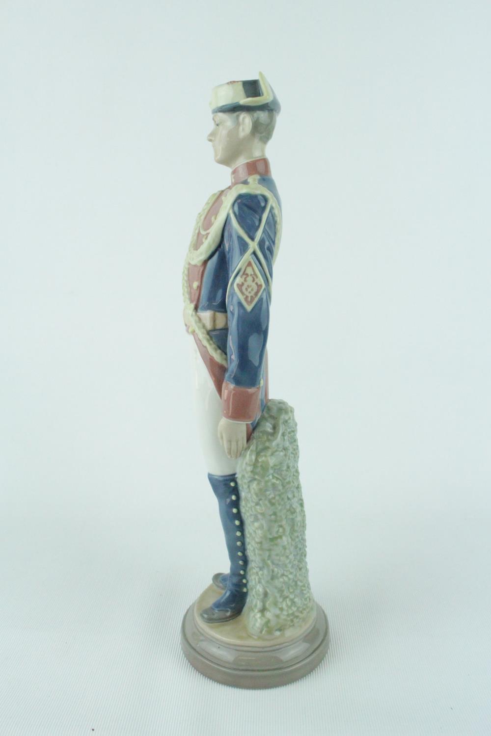 Lladro 'Civil Guard at Attention', Sculptor: Salvador Furió. Model 01005273, Introduced in 1985 - Image 4 of 8