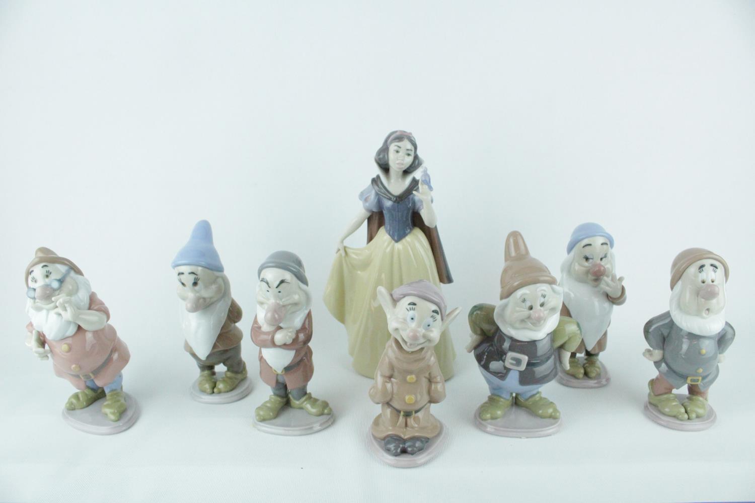 Lladro 'Snow White & The Seven Dwarfs' From the Disney Collection to include Snow White Model