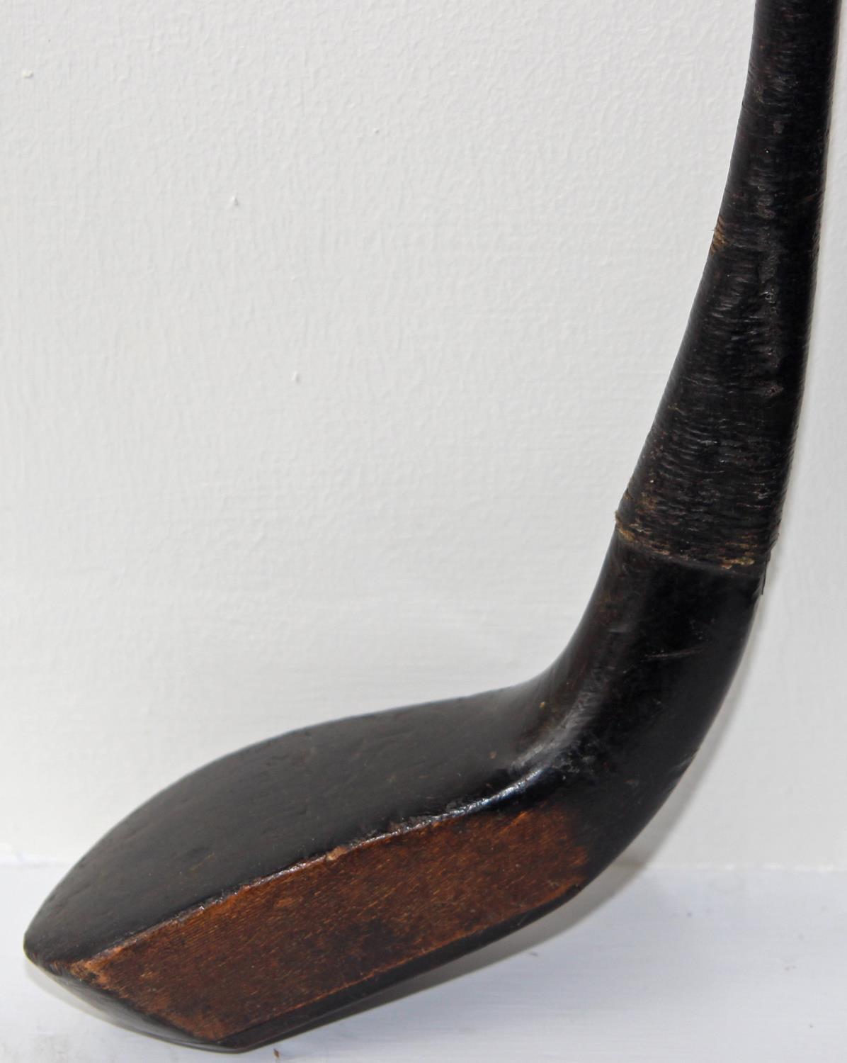 A fine Army & Navy CSL long nose putter made c1880. Stained beach wood shaft with makers stamp - Image 2 of 5