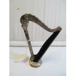 A Sampson Morden & Co. silver harp shaped hat pin holder Rd. 548545