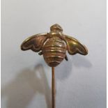A 9ct gold Victorian stick pin with bee terminal (i.c.)