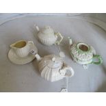 Various Belleek teapots et cetera (slightly a/f)