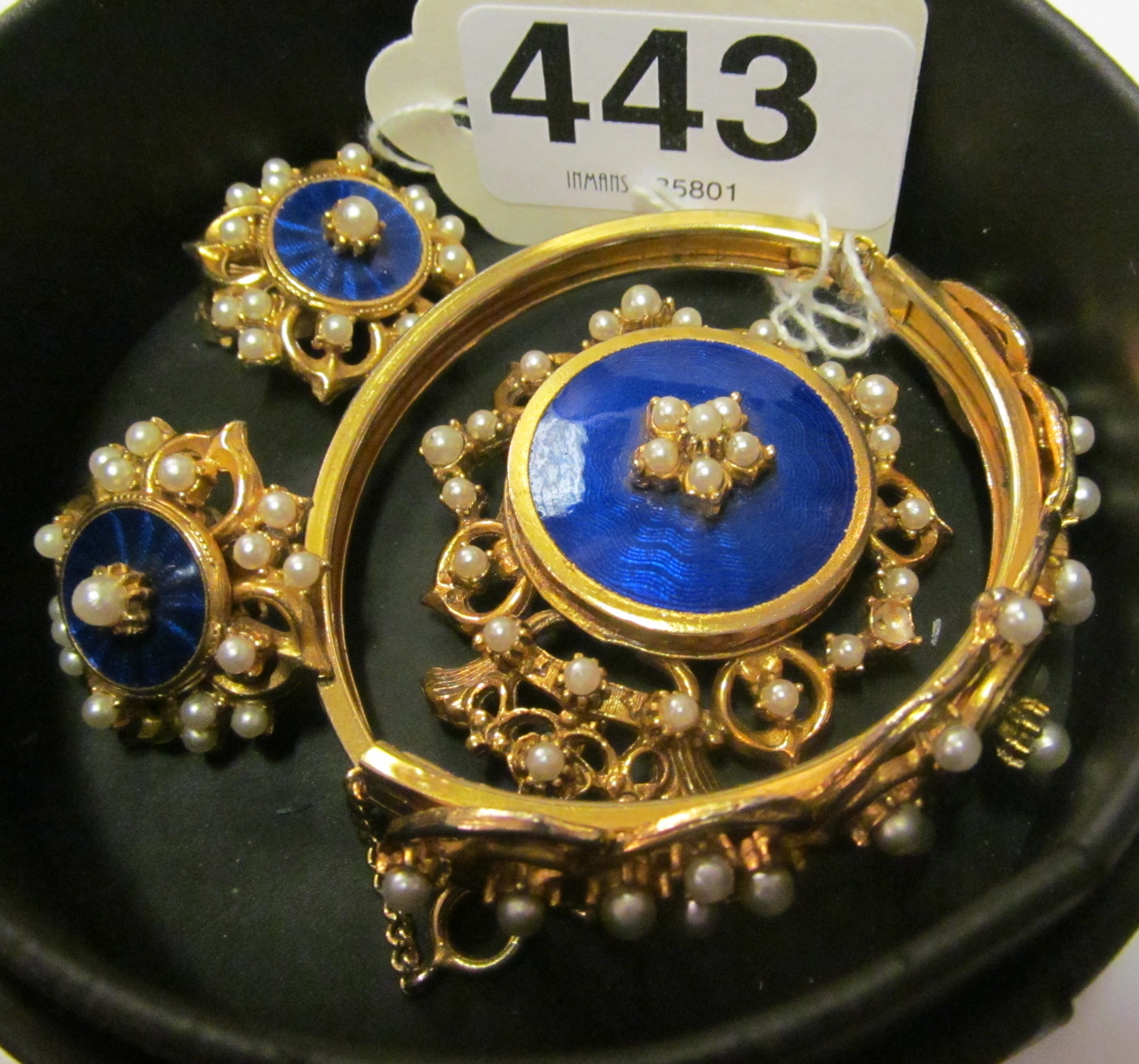 An Italian bracelet, earrings and pendant set