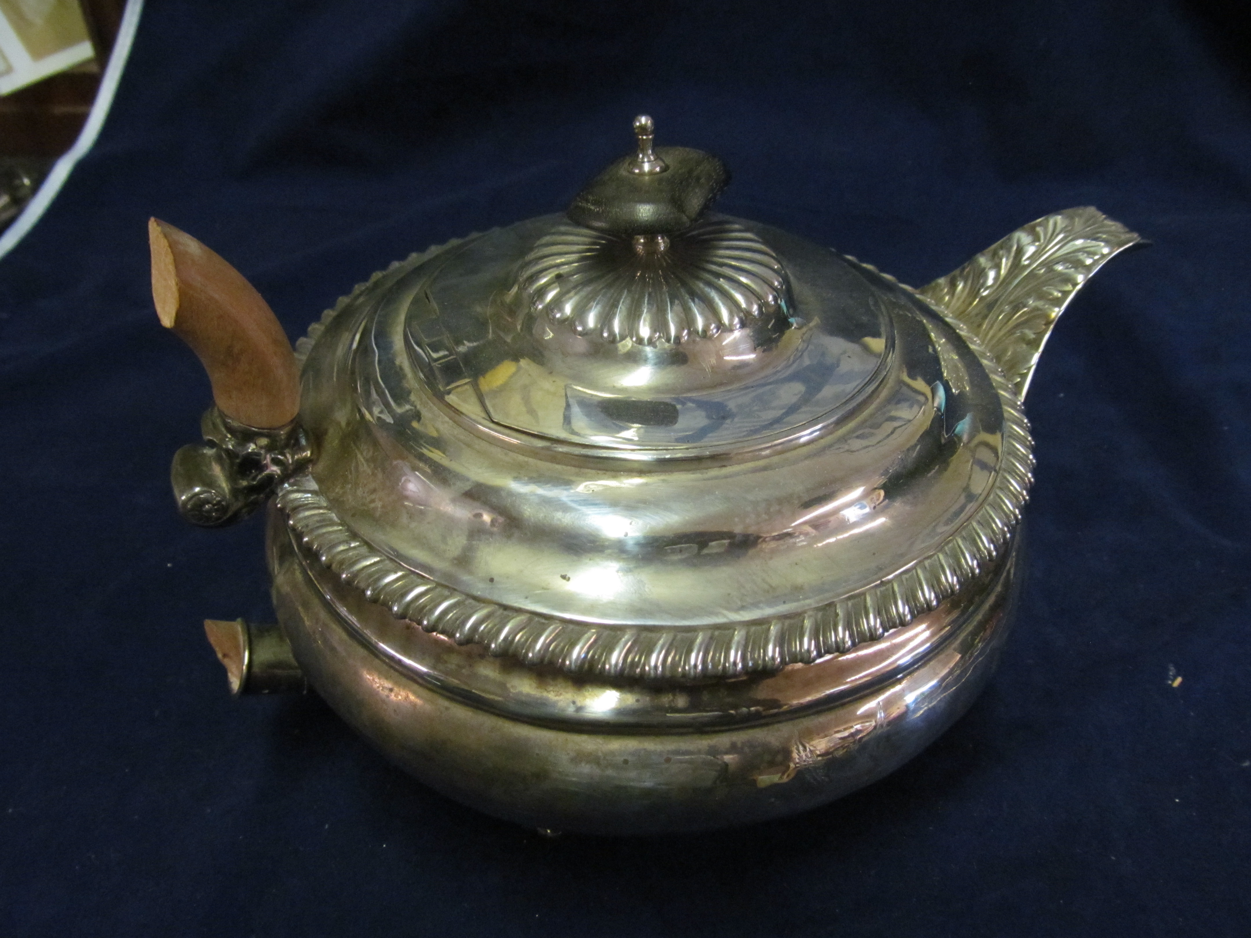 A silver teapot (broken handle) - Image 2 of 2