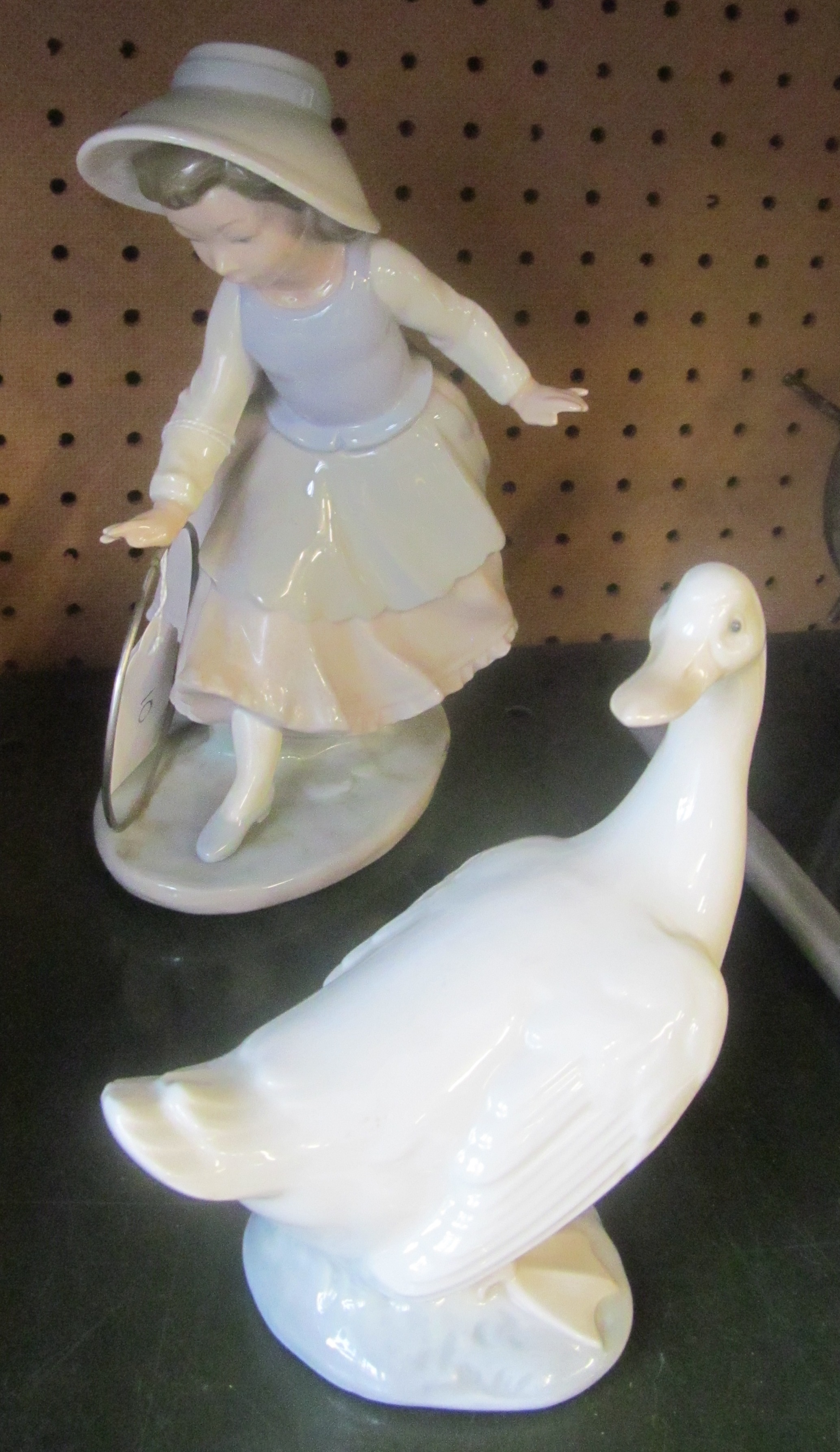 A Nao goose and girl.