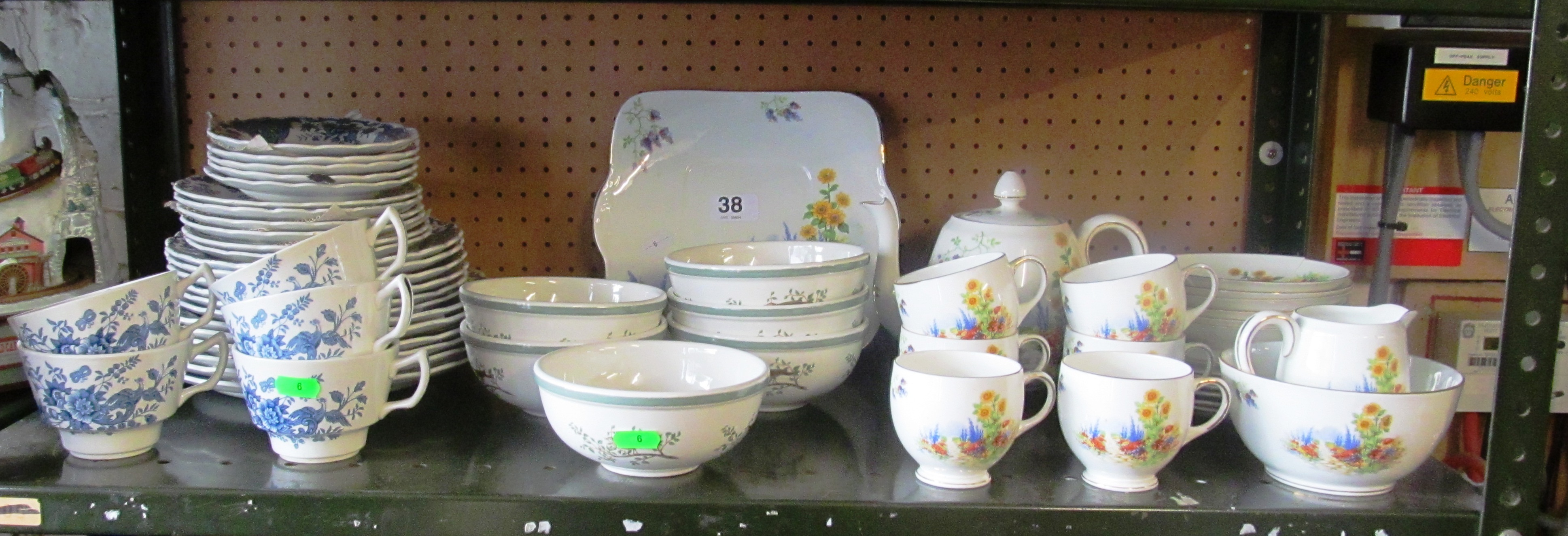 A Heathcote china teaset (one saucer a/f), blue and white and six Portmerion bowls