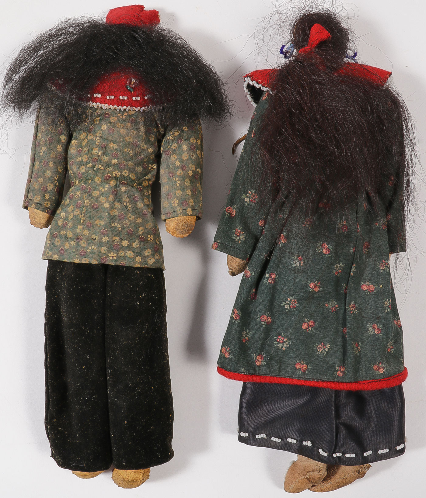 A PAIR OF BEADED HIDE DOLLS - Image 2 of 2