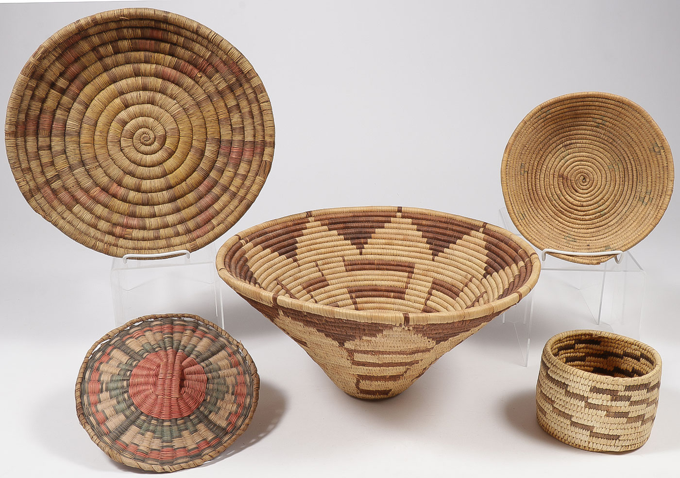 FIVE SOUTHWEST WOVEN BASKETRY ITEMS