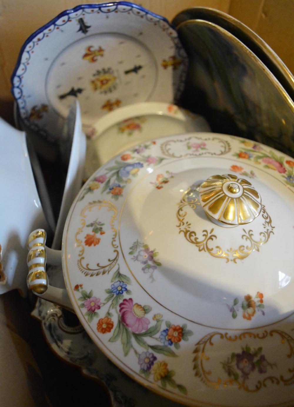 A Tuscan Porcelain Tea Service decorated with Butterflies amongst Foliage together with a collection - Image 4 of 4