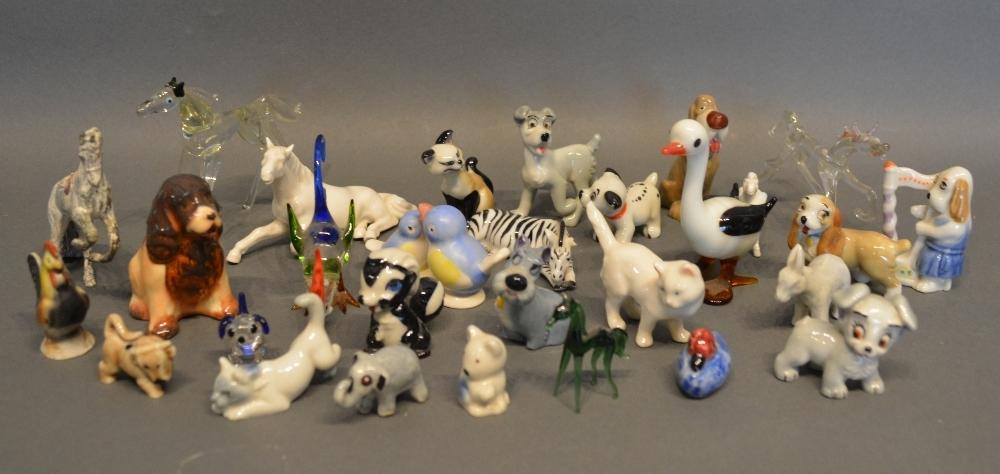 Various Wade Lady And The Tramp Figures To Include Si, together with various other similar models of