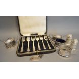 A Set of Six Birmingham Silver Cake Forks within fitted lined case, together with a five piece