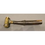 An early Gunpowder Measure by G & JW Hawksley with horn handle, 12.5cm long