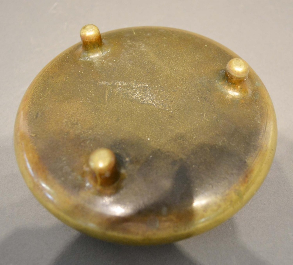 An 18th Century Chinese Bronze Censer, 13cm diameter - Image 2 of 3