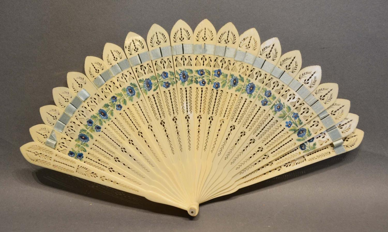 An Early 19th Century Carved Ivory Brise Fan with finely pierced decoration and hand painted with - Image 2 of 2