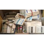 Cigarette cards & few trade cards 2kg loose in box