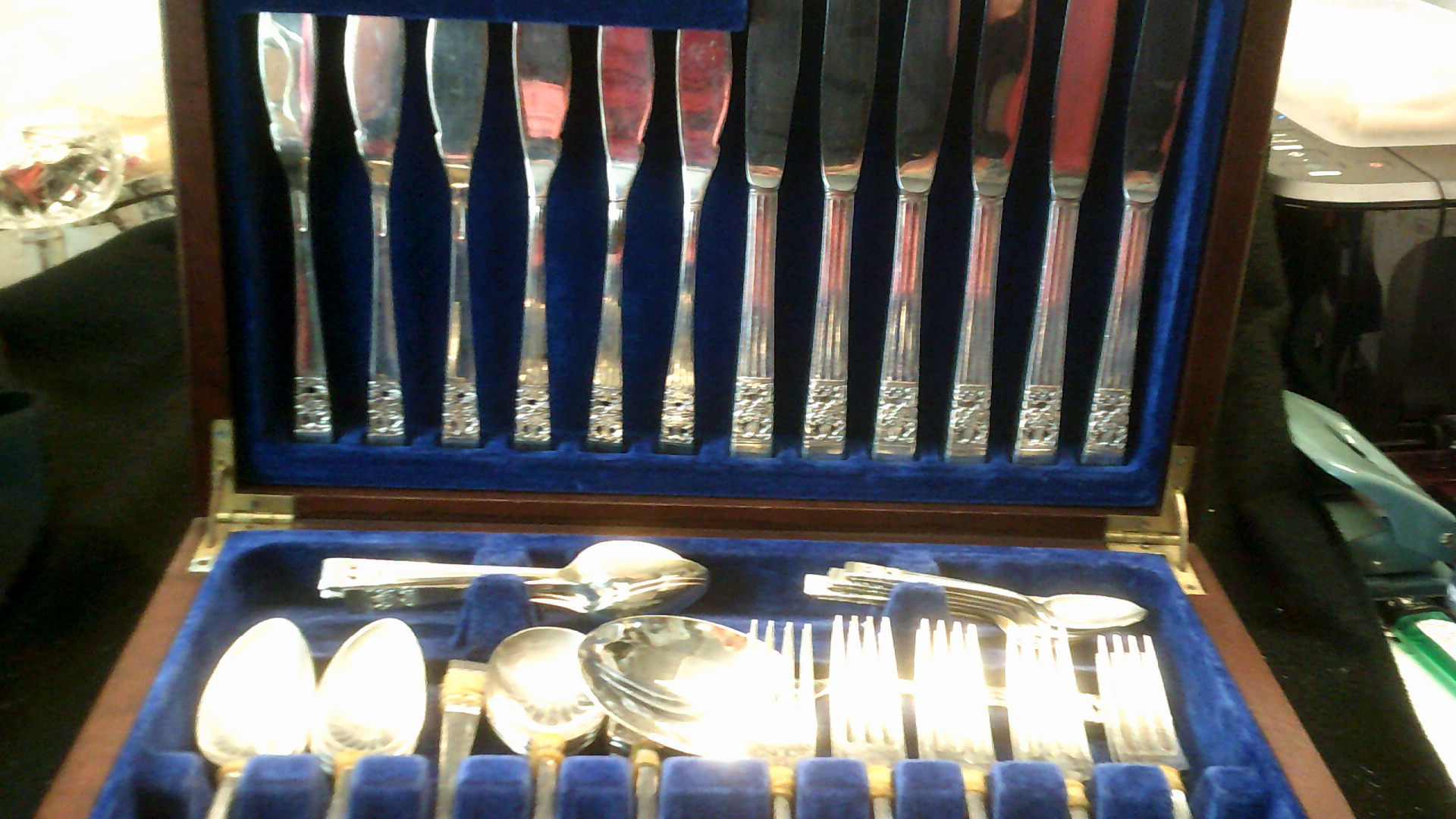 Vintage Cutlery - Nice boxed set of cutlery, six place setting, fish, main and dessert, in a - Image 2 of 2