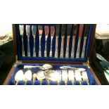 Vintage Cutlery - Nice boxed set of cutlery, six place setting, fish, main and dessert, in a