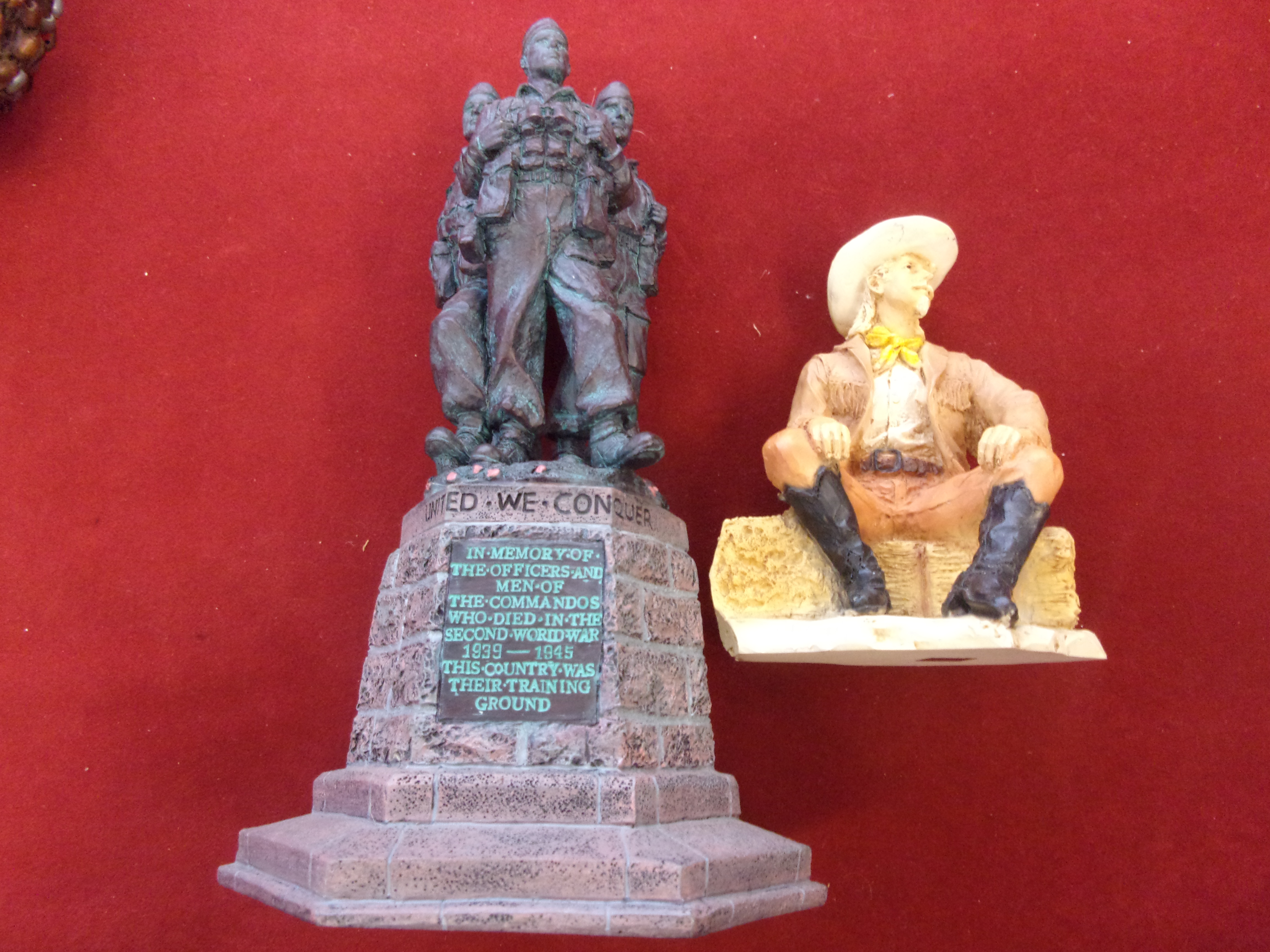 Commandos Sculpture "United we Conquer" made by Sculpture UK, No.0591 with a small Western