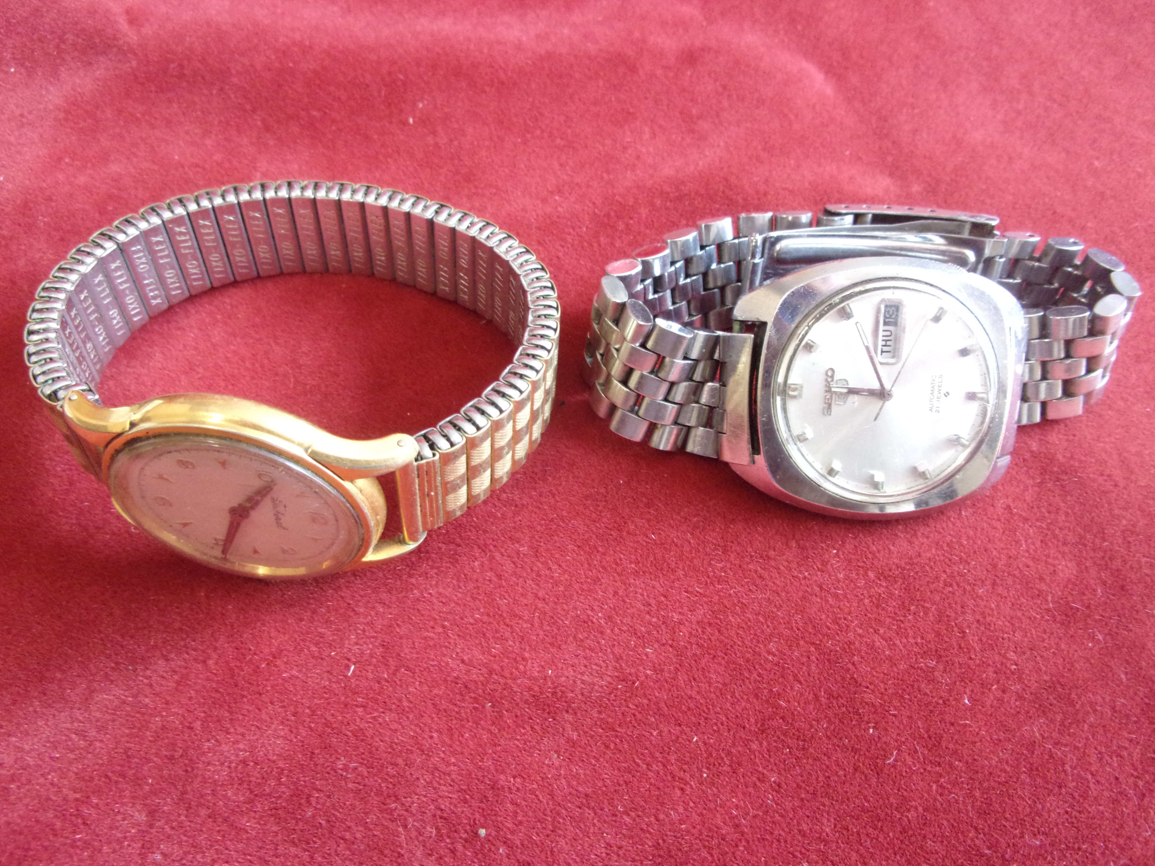 Watch-Federial with second hand in working order- Swiss made-waterproof-Wrist Watch-Gents Seiko