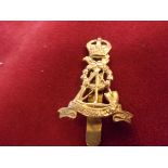 Royal Army Labour Corps WWII Cap Badge (Gilding-metal), slider.