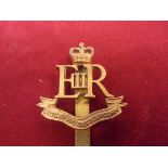 Military Provost Staff Corps EIIR Cap Badge (Gilding-metal), slider, made Firmin.
