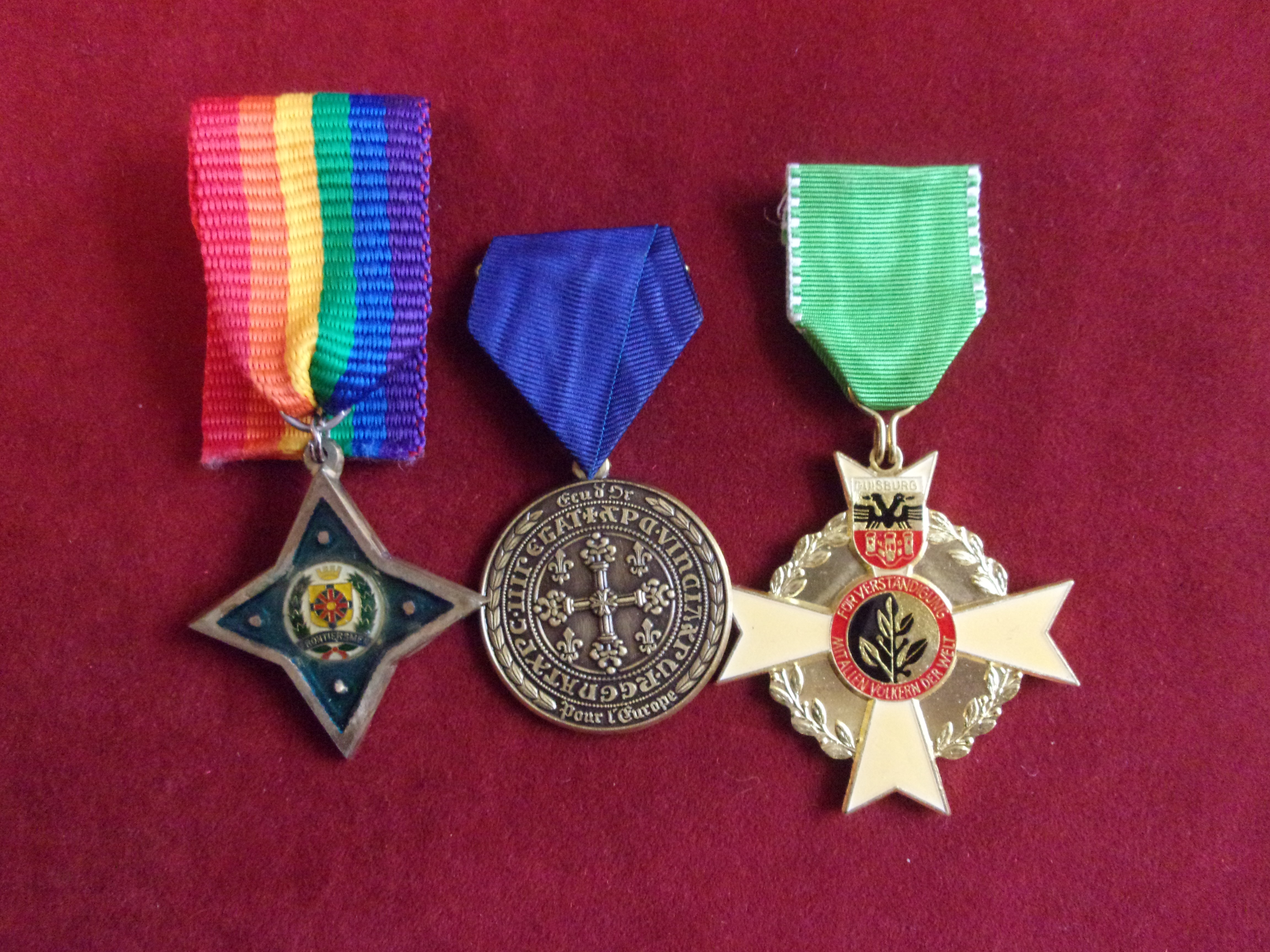 New Zealand Legion Meritorious Service Medal [2006] with a Pour l'e Europe Medalette and Duisbure