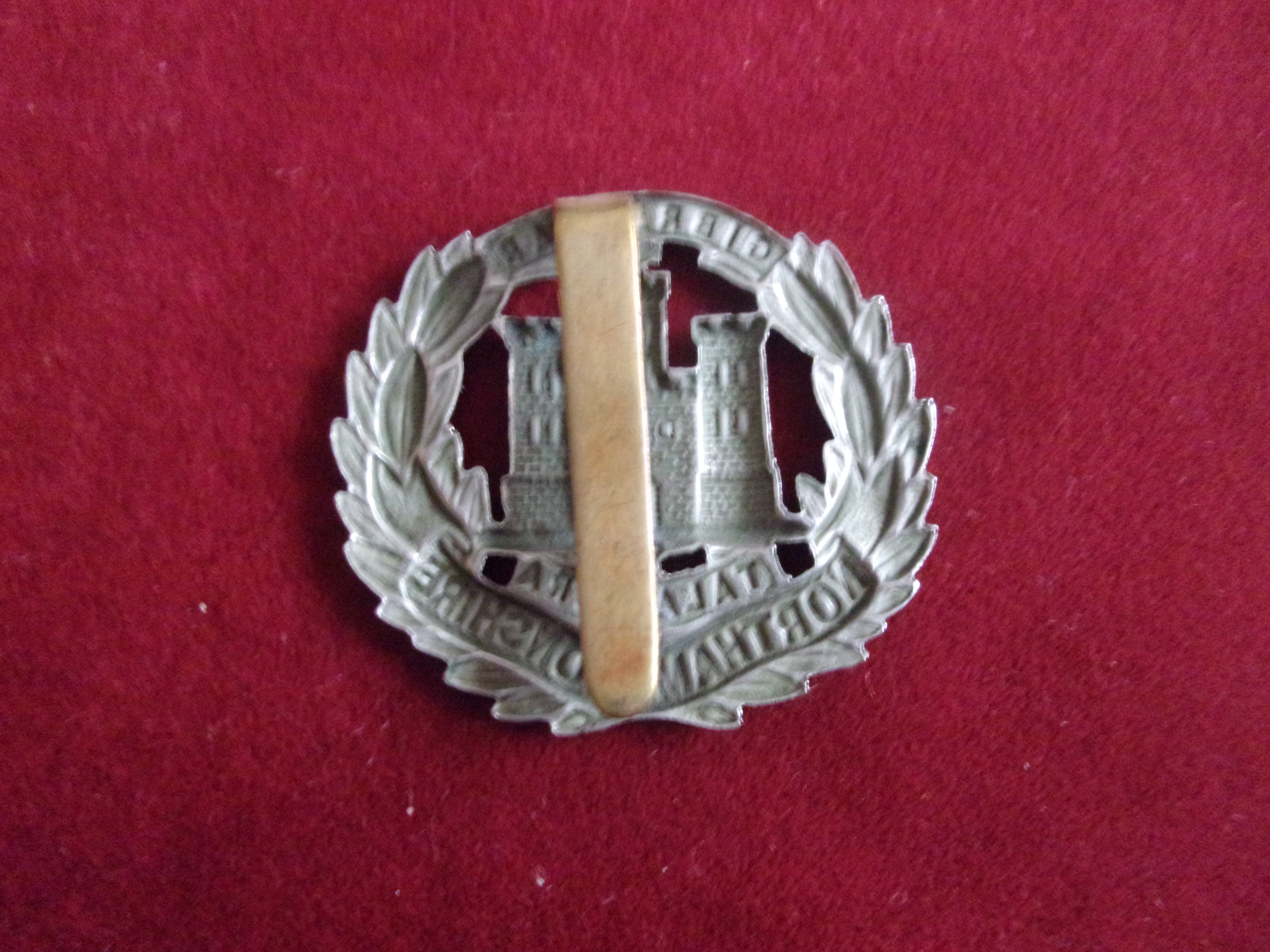 Northamptonshire Regiment Other Ranks/Sergeants Forage Cap Badge (White-metal), slider. K&K: 666 - Image 2 of 2