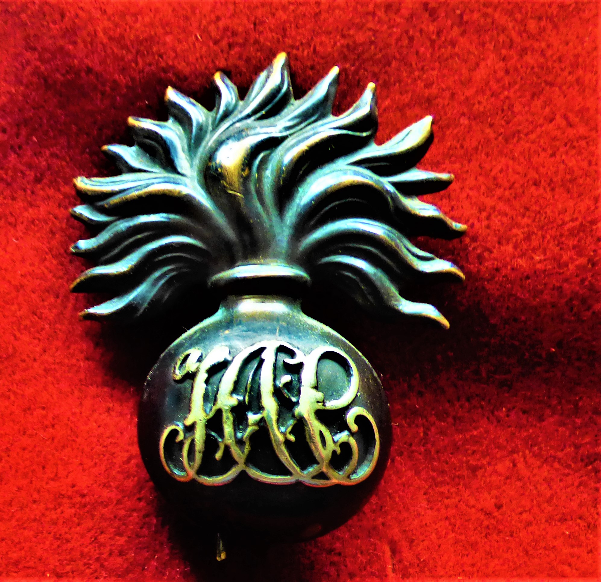 Honourable Artillery Company (Territorial Regiment) Cap Badge (Bronze with Silver-lettering), brooch