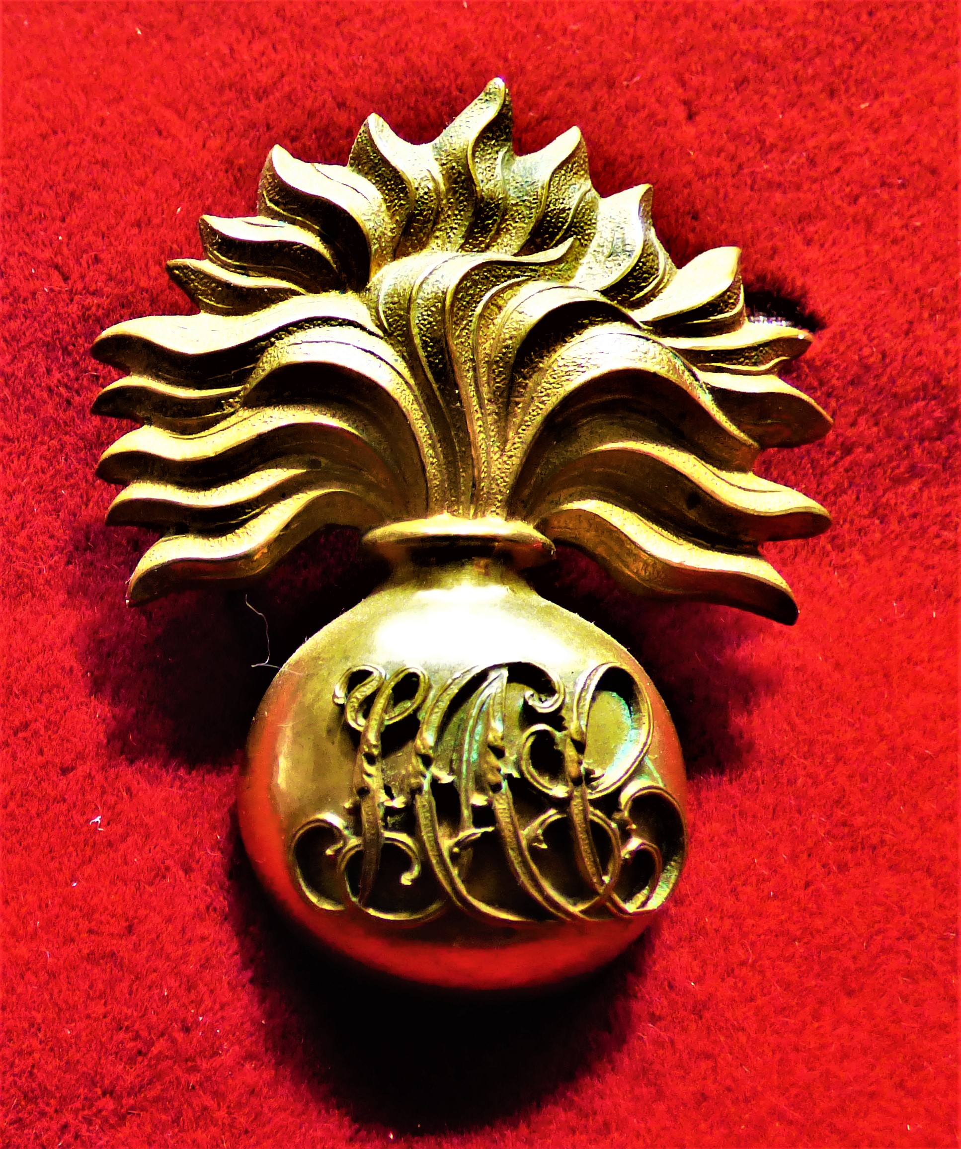 Honourable Artillery Company (Territorial Regiment) Officers Forage Cap Badge 1902- (Gilt), two