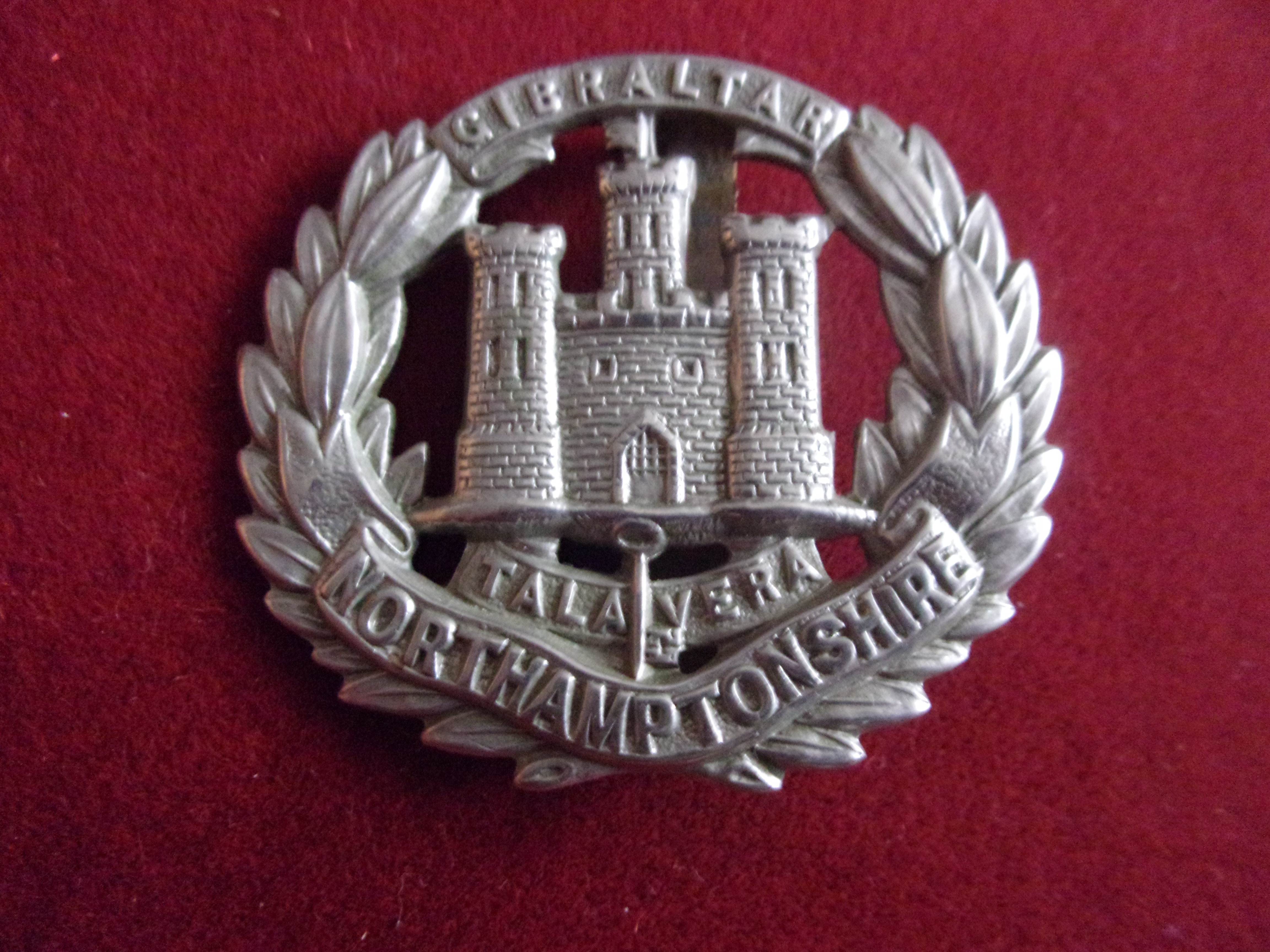 Northamptonshire Regiment Other Ranks/Sergeants Forage Cap Badge (White-metal), slider. K&K: 666