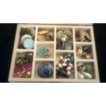 Jewellery-Over twenty pairs of clip-on earrings all tastes covered, boxed