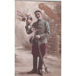 Postcards-Military – France colour postcard-soldiers in full uniform with sword (Rex4206) gold Bon