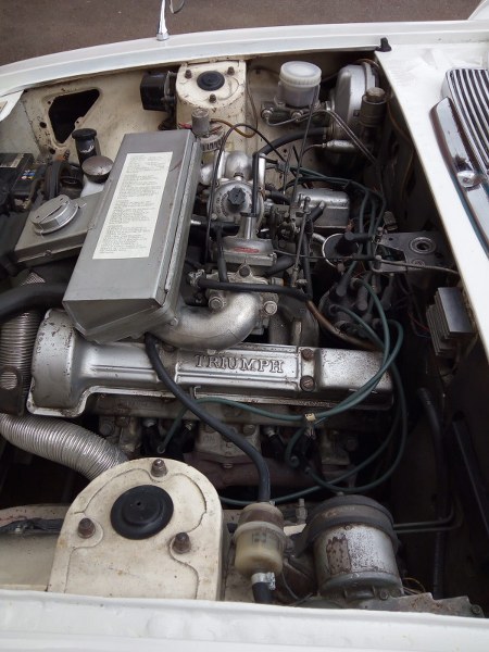1972 TRIUMPH STAG V8 3 litre engine, 4 speed gearbox with overdrive, Tax & MOT exempt, lots of - Image 6 of 11