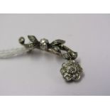 DIAMOND SET BAR BROOCH, in the form a daisy with diamonds set to the head and leaves