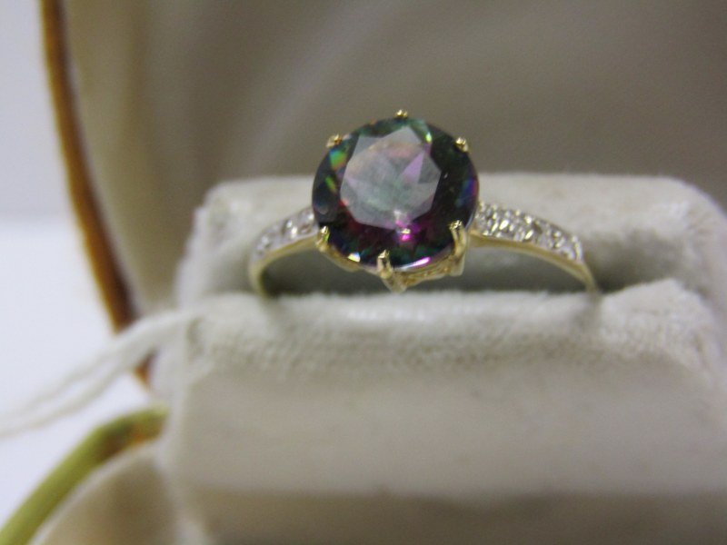 9ct WHITE GOLD MYSTIC TOPAZ SOLITAIRE RING, central mystic topaz stone, approx 8mm, set with