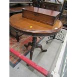 VICTORIAN MAHOGANY SUPPER TABLE, tripod cabriole base, baluster supports, circular top supper table