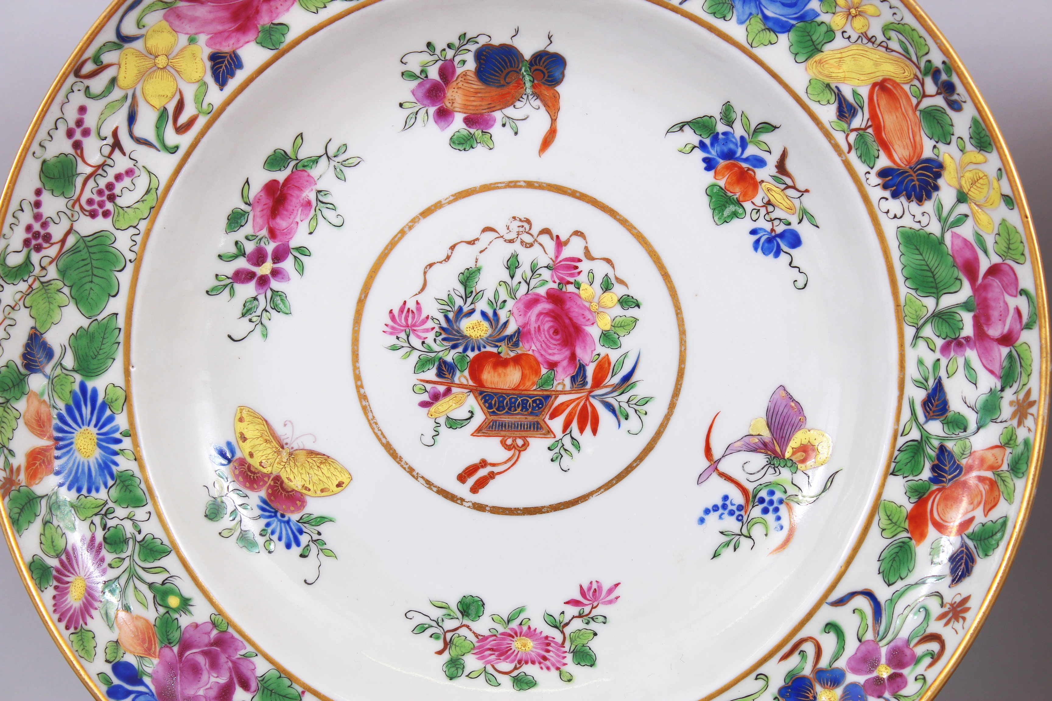 A GOOD GROUP OF FIFTEEN EARLY/MID 19TH CENTURY CHINESE CANTON PORCELAIN PLATES, each plate painted - Image 2 of 10