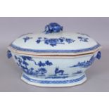 AN 18TH CENTURY CHINESE QIANLONG PERIOD BLUE & WHITE PORCELAIN TUREEN & COVER, the sides painted