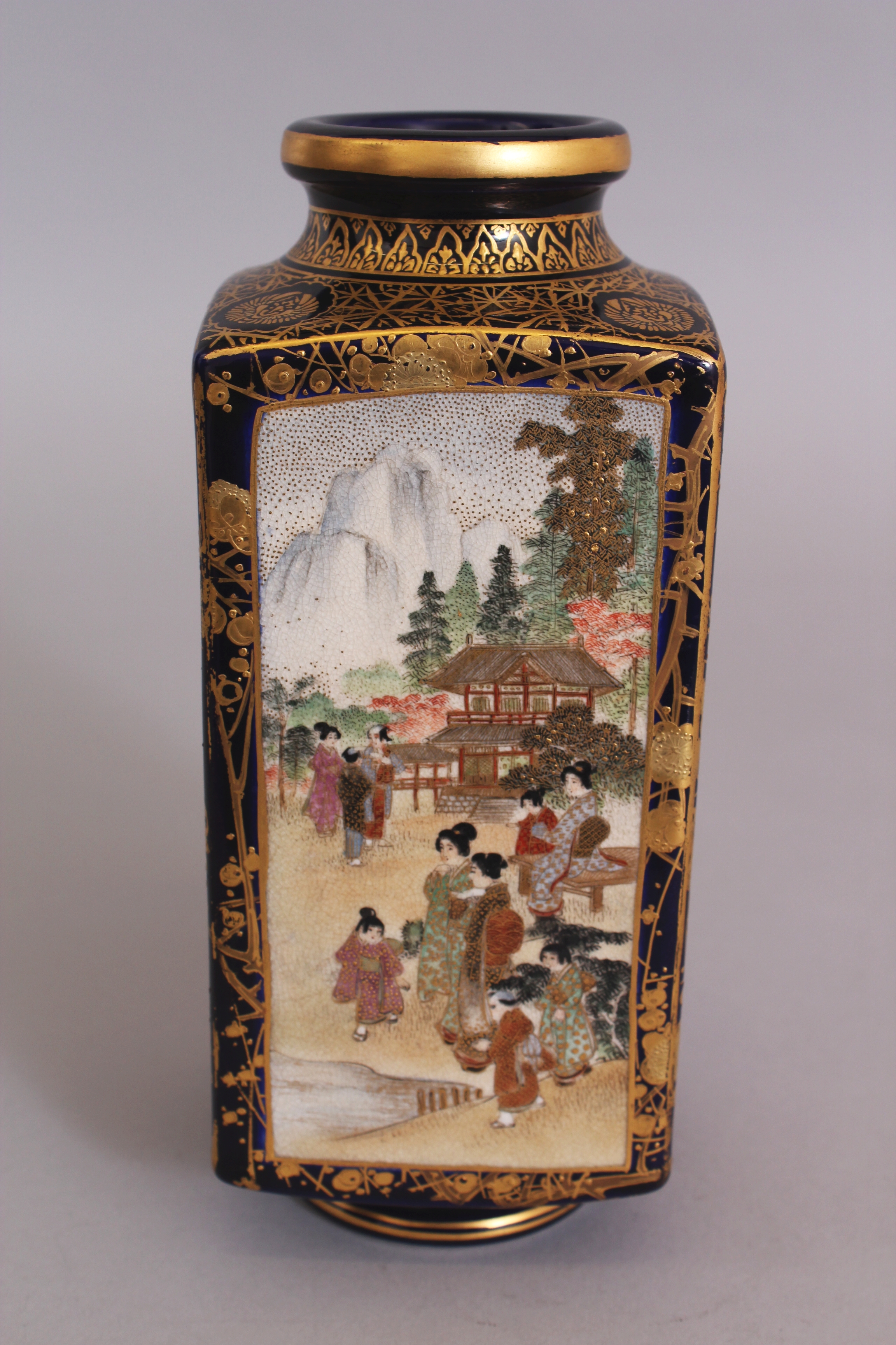A GOOD QUALITY SIGNED JAPANESE MEIJI PERIOD SATSUMA SQUARE SECTION EARTHENWARE VASE, well painted - Image 3 of 10