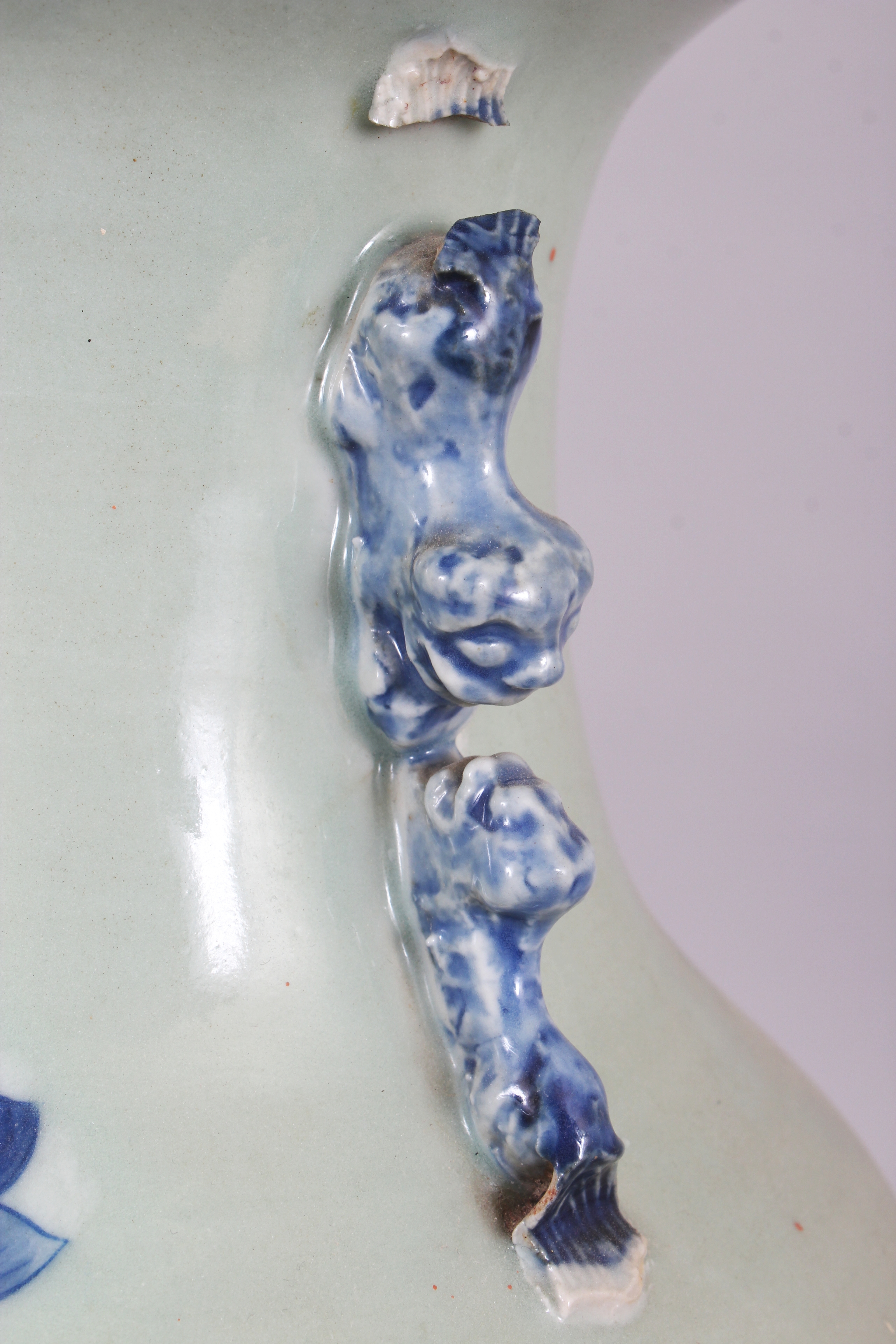 A 19TH CENTURY CHINESE BLUE & WHITE CELADON GROUND PORCELAIN PHOENIX VASE, painted with a phoenix - Image 7 of 10