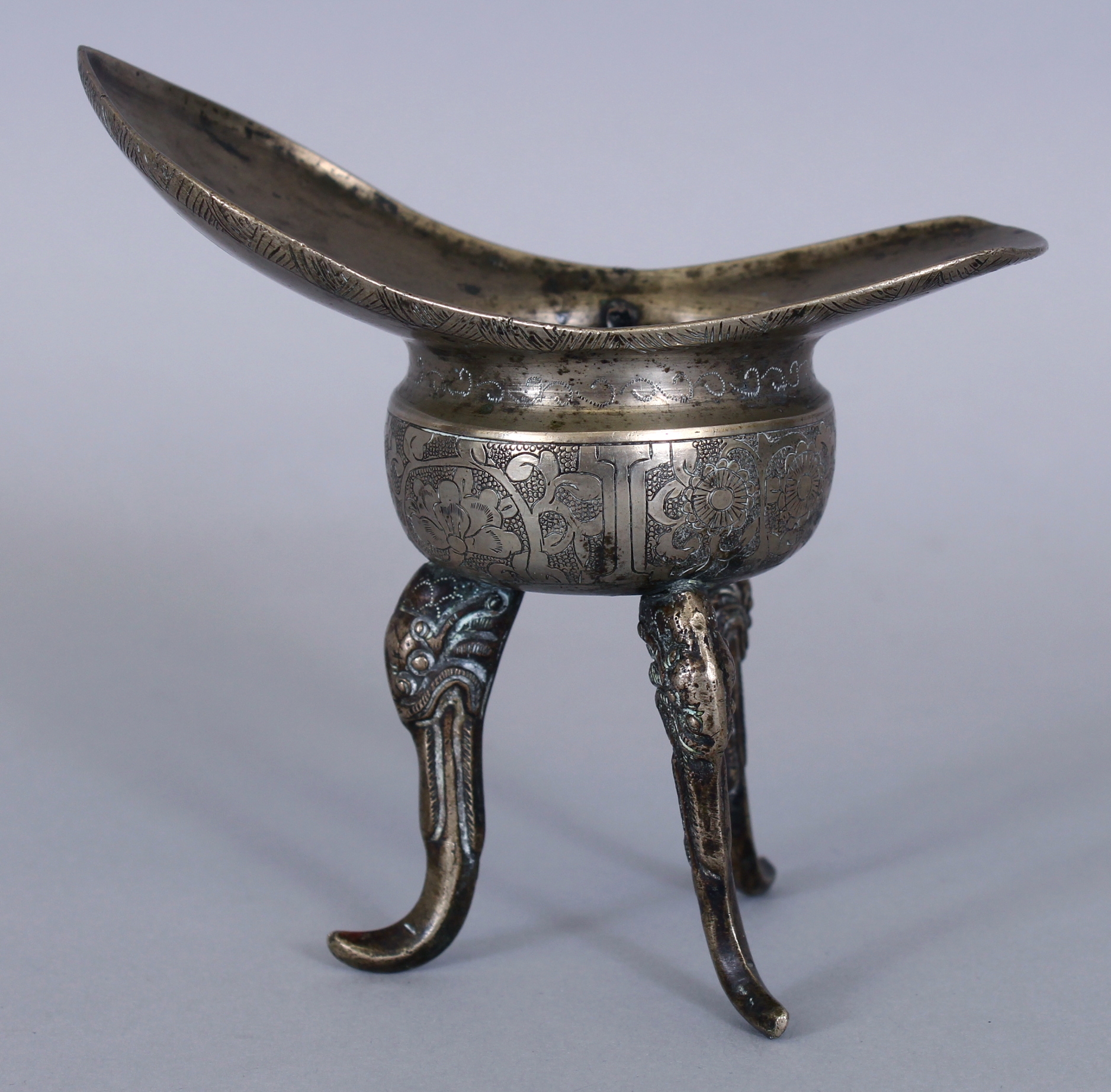 AN UNUSUAL 18TH/19TH CENTURY CHINESE OR TIBETAN SILVERED METAL PAKTONG JUE TRIPOD CENSER, the - Image 2 of 9