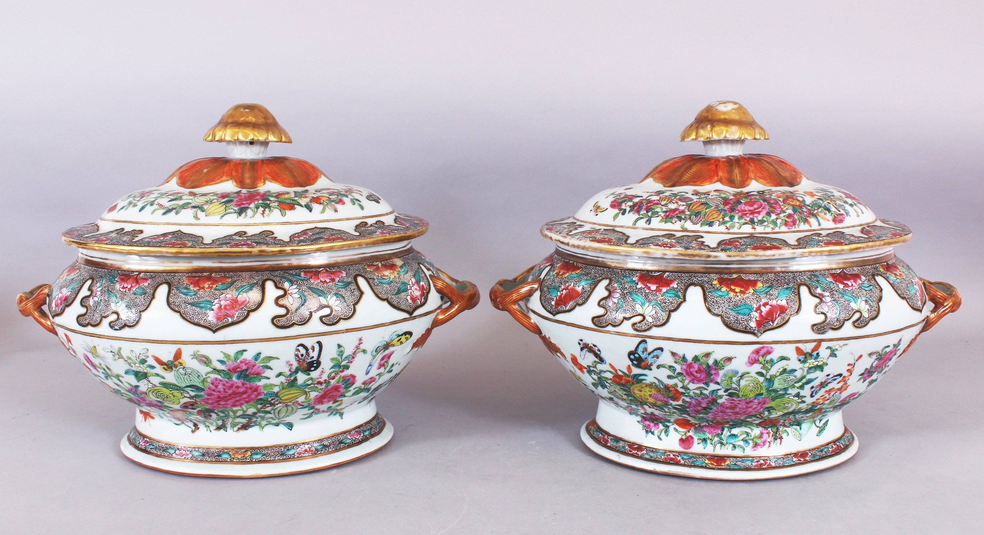 A GOOD PAIR OF EARLY/MID 19TH CENTURY CHINESE CANTON FAMILLE ROSE PORCELAIN TUREENS & COVERS, the - Image 3 of 10