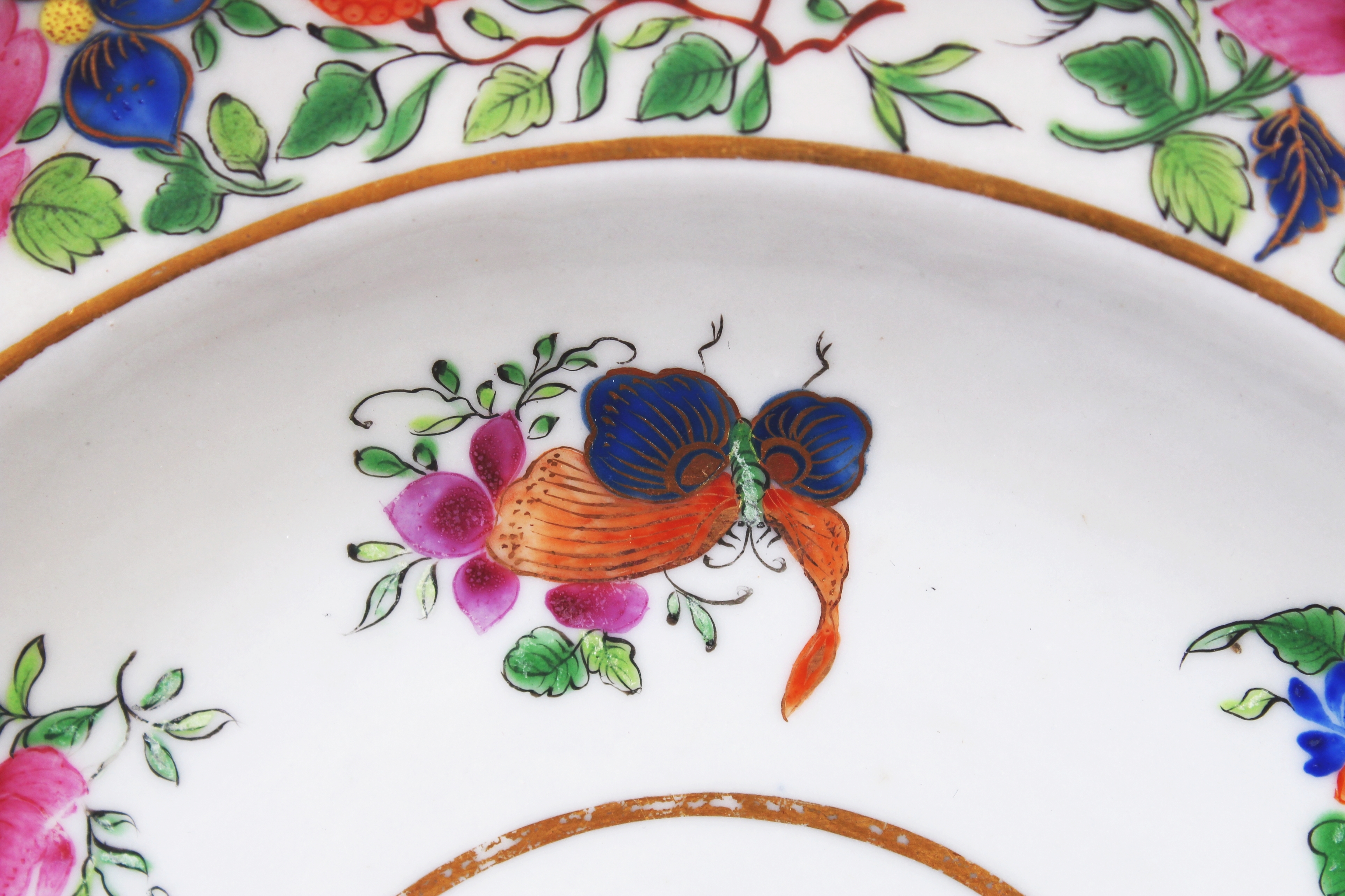 A GOOD GROUP OF FIFTEEN EARLY/MID 19TH CENTURY CHINESE CANTON PORCELAIN PLATES, each plate painted - Image 5 of 10