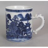 A SIMILAR SMALLER 18TH CENTURY CHINESE QIANLONG PERIOD BLUE & WHITE PORCELAIN TANKARD, 4.25in