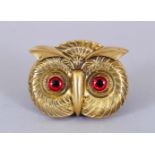 A NOVELTY OWL VESTA CASE.