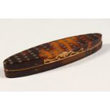 A GEOGIAN OVAL SHAPED INLAID PATCH BOX. 8cms long.